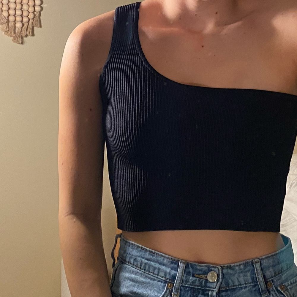 Kendall and Kylie collection black top.